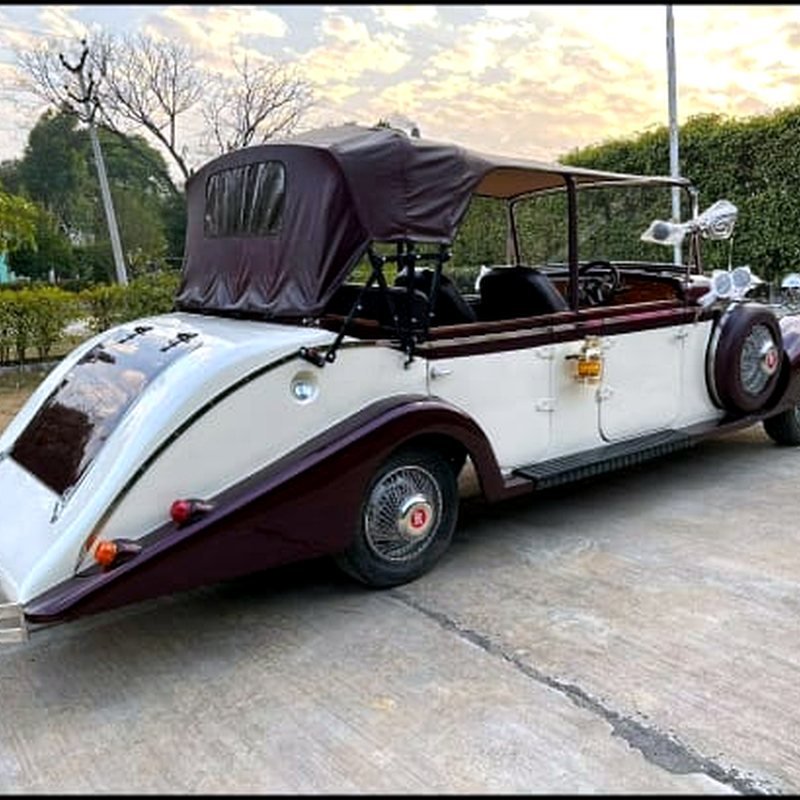 Vintage wedding car photo 3